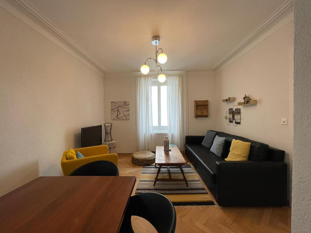 Appartement Luna Avec Parking Couvert Prive Le Locle Exteriör bild