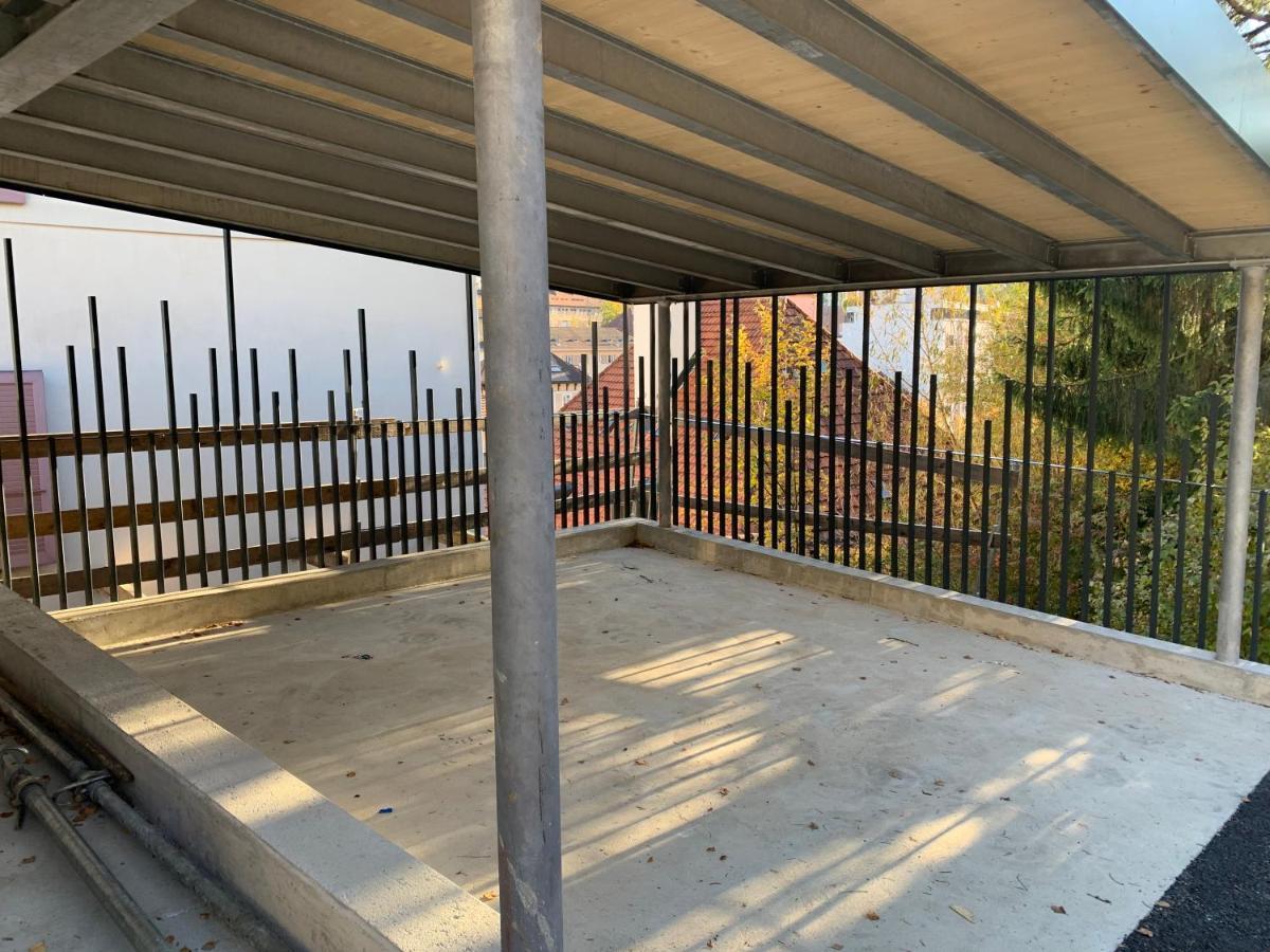 Appartement Luna Avec Parking Couvert Prive Le Locle Exteriör bild